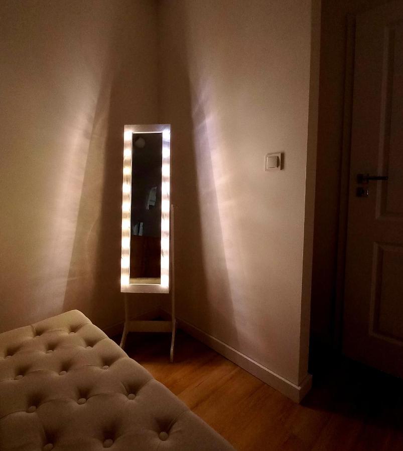 Nice Apartament With Small Tub Varşovia Exterior foto